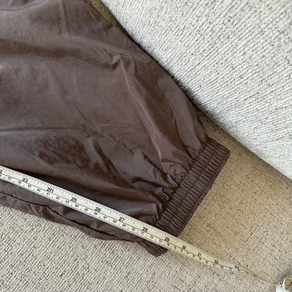 Nike Sportswear Essential Women's Mid-Rise Oversized Woven Joggers Size XL NTW - Picture 9 of 9